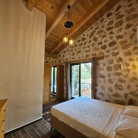 Sarnic Villa *